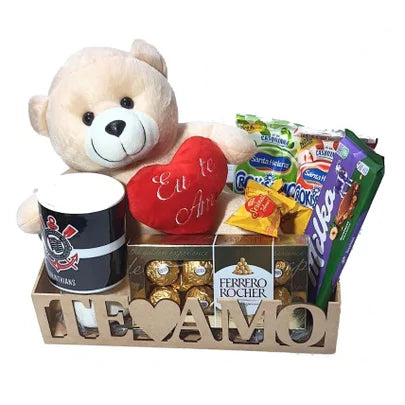 Cesta Ursinho com Chocolate e Caneca Corinthians
